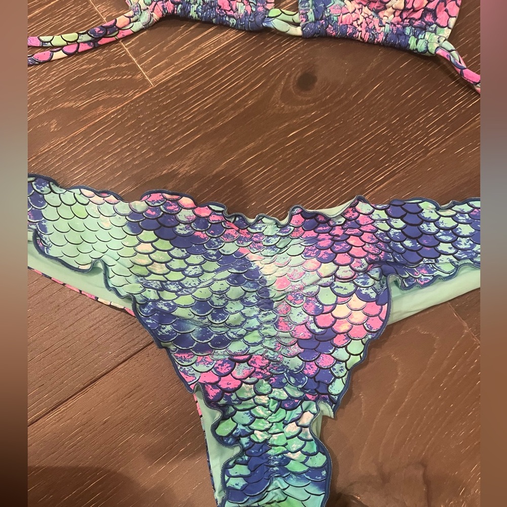 Luli Fama CASA DE LAS SIRENAS Bikini in size Medium - Picture 5 of 5